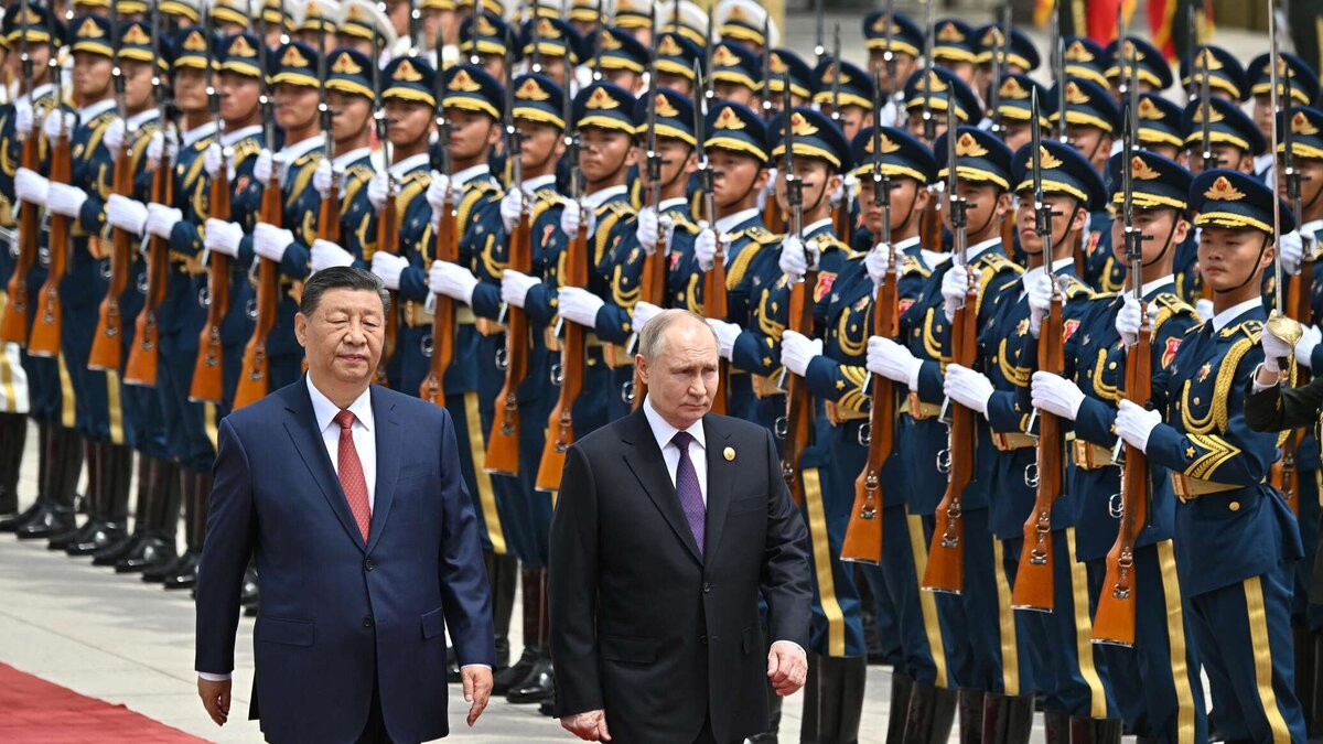 Поездка Владимира Владимировича в Пекин вызвала весьма неоднозначные мнения в экспертной среде.-2