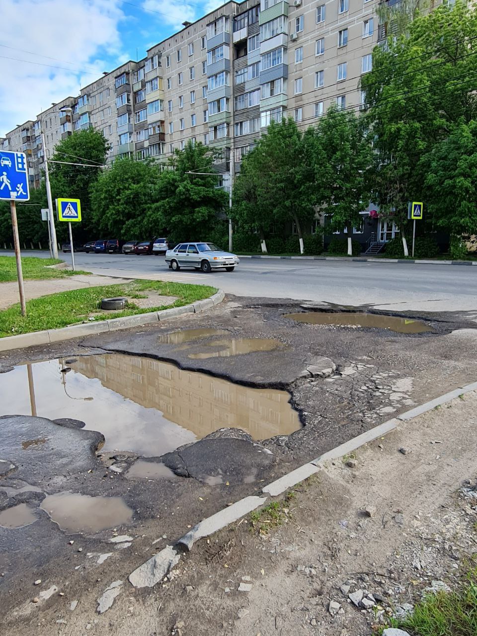 В Рязани отремонтировали разбитый подъезд к ярмарке выходного дня, на который обратил внимание Павел Малков