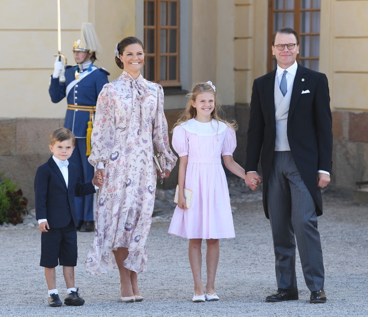 Участникам крестин сына принца Швеции Карла Филиппа и принцессы Софии стало плохо: что произошло Монархи,Новости монархов