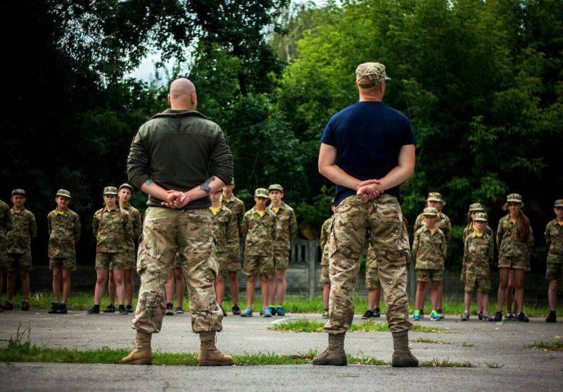 «Повстанческие ночи»: бюджетные миллионы на Украине выделяются на бандеровскую идеологию