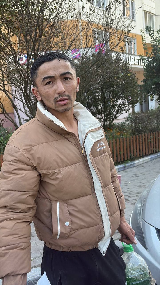 Тот самый подозрительный тип. Фото: скрин видео тг-канал "Русская община".