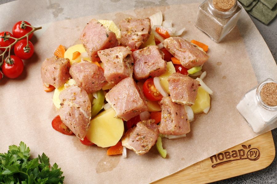 10 рецептов свинины с картошкой в духовке, которые оценит любая хозяйка кулинария,мясные блюда,овощные блюда,рецепты