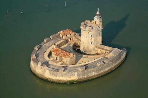 7 Потрясающих крепостей на побережье Франции время, между, расположен, острова, является, Шаранта, находится, побережье, построен, Ильд’Экс, которая, Наполеона, местом, чтобы, годами, можно, Charente, увидеть, полпути, берегов