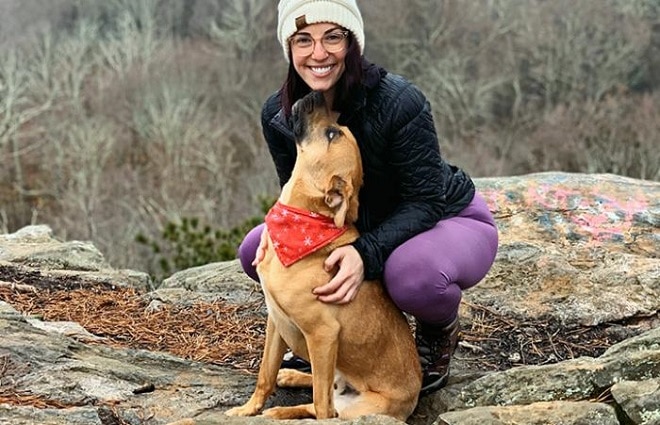 Девушка и пес