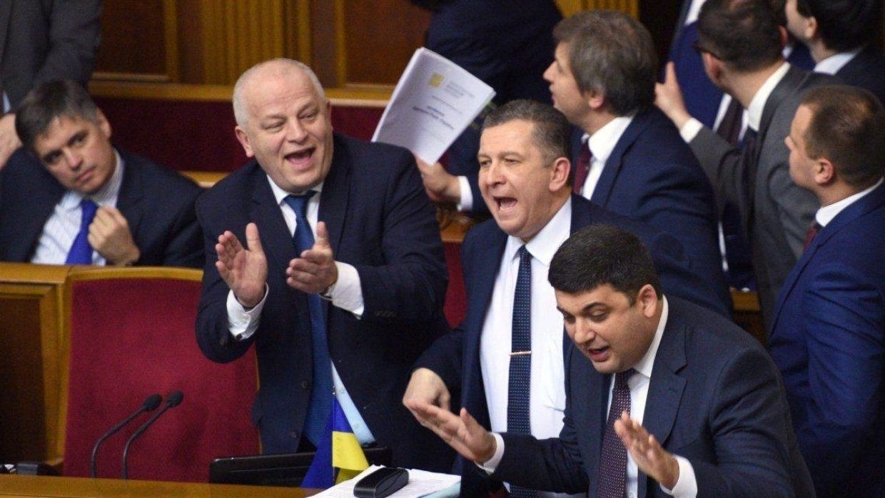 Бей своих: на Украине придумали, как «отомстить» Польше за запрет «бандеровской идеологии» 