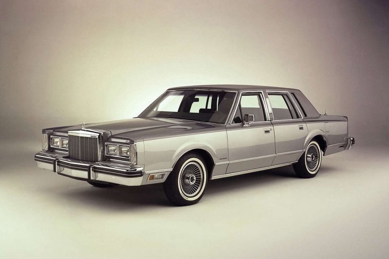 Чет Билайл и его Lincoln Town Car