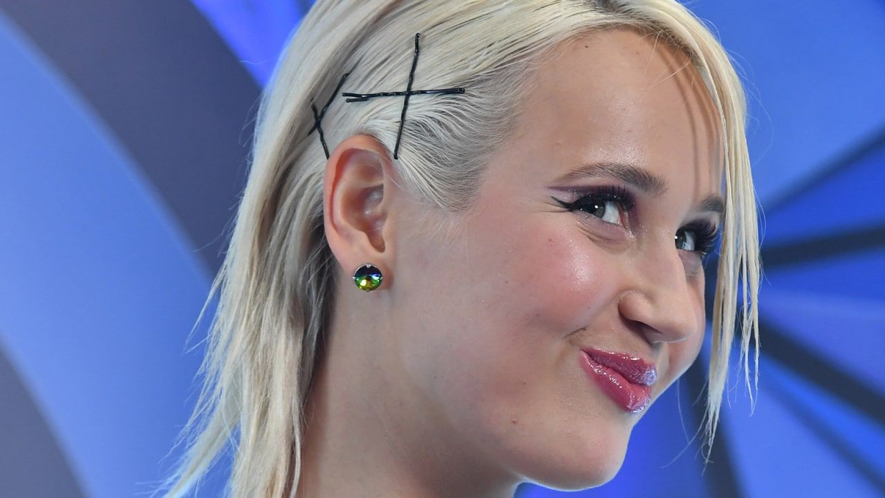 Директор Клавы Коки отреагировал на обвинения родителей из Владивостока в адрес певицы