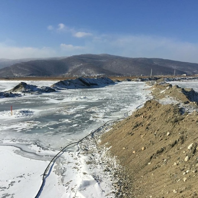 Воду из озера Байкал будут откачивать для экспорта в Китай  