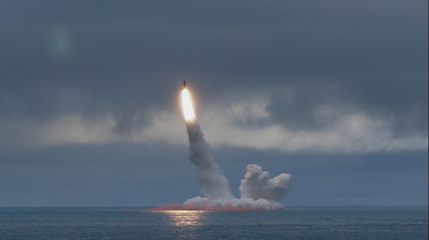 Ракета «Булава» морского базирования принята на вооружение армии России