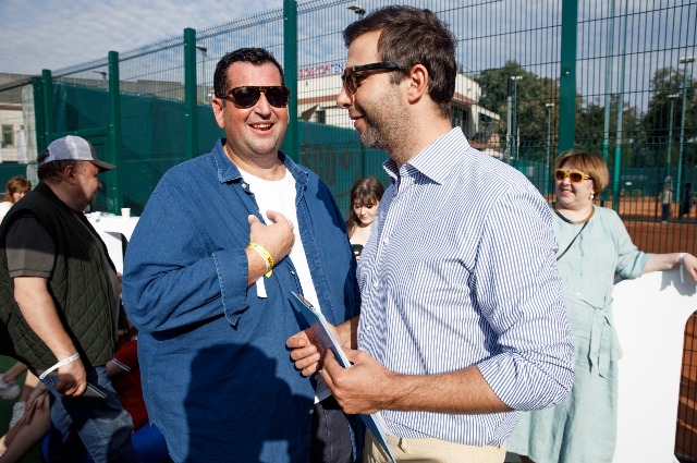 Ксения Собчак с сыном, Константин Богомолов, Иван Ургант и другие на благотворительном теннисном турнире Светская жизнь