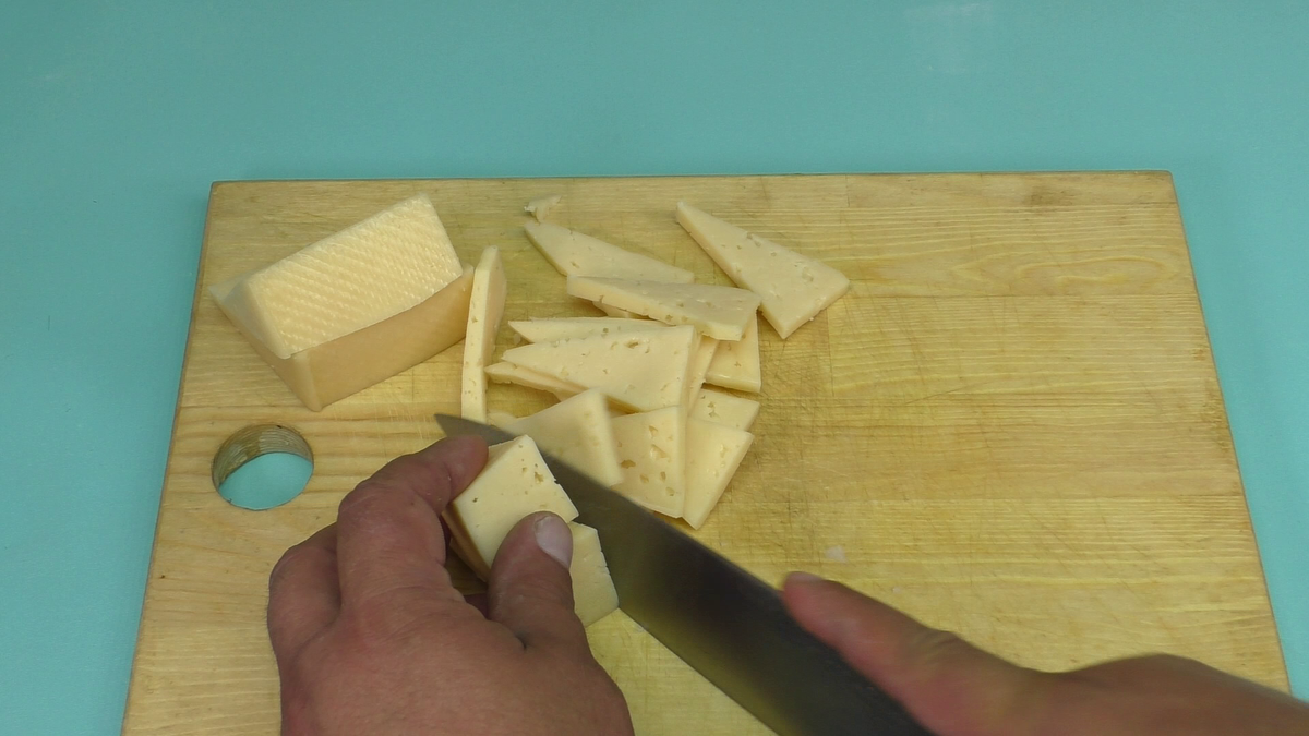 Турецкий повар показал, как правильно нарезать сыр готовим дома,лайфхаки