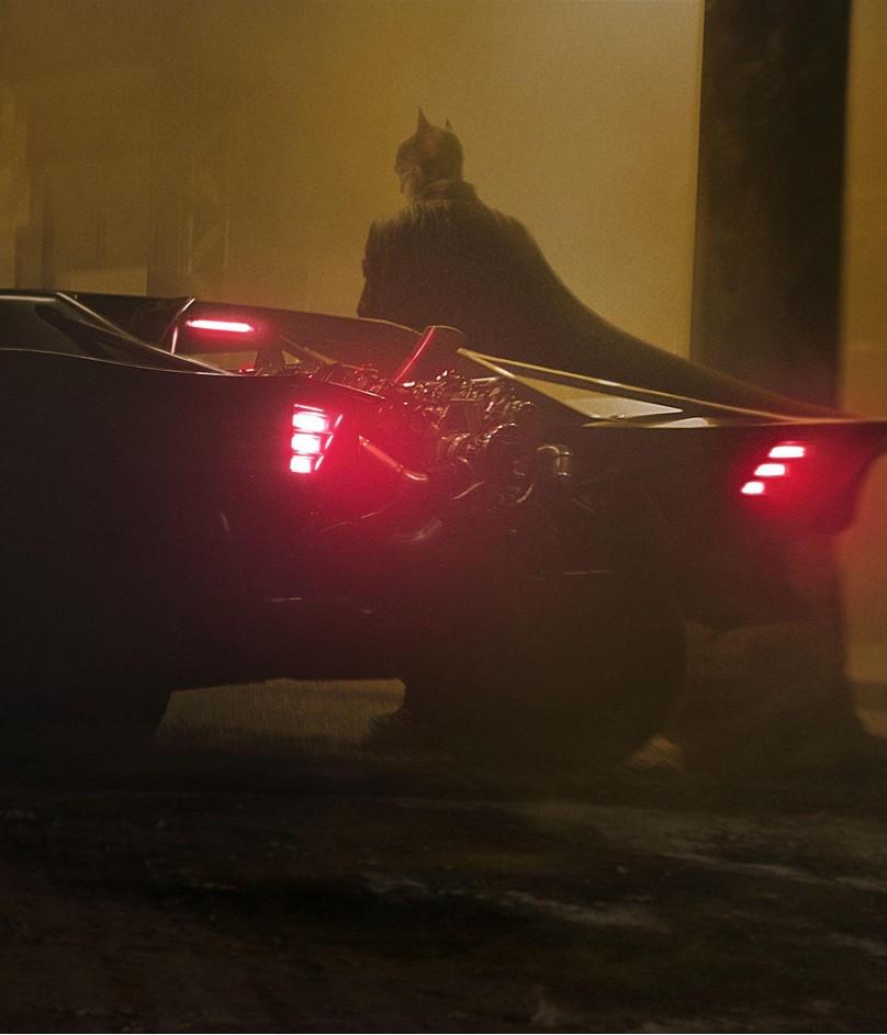 Бэтмобиль из фильма Бэтмен 2022