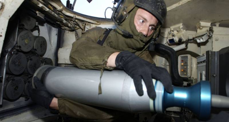 Могут ли оперённые подкалиберные снаряды или кумулятивная струя «срикошетить» от брони