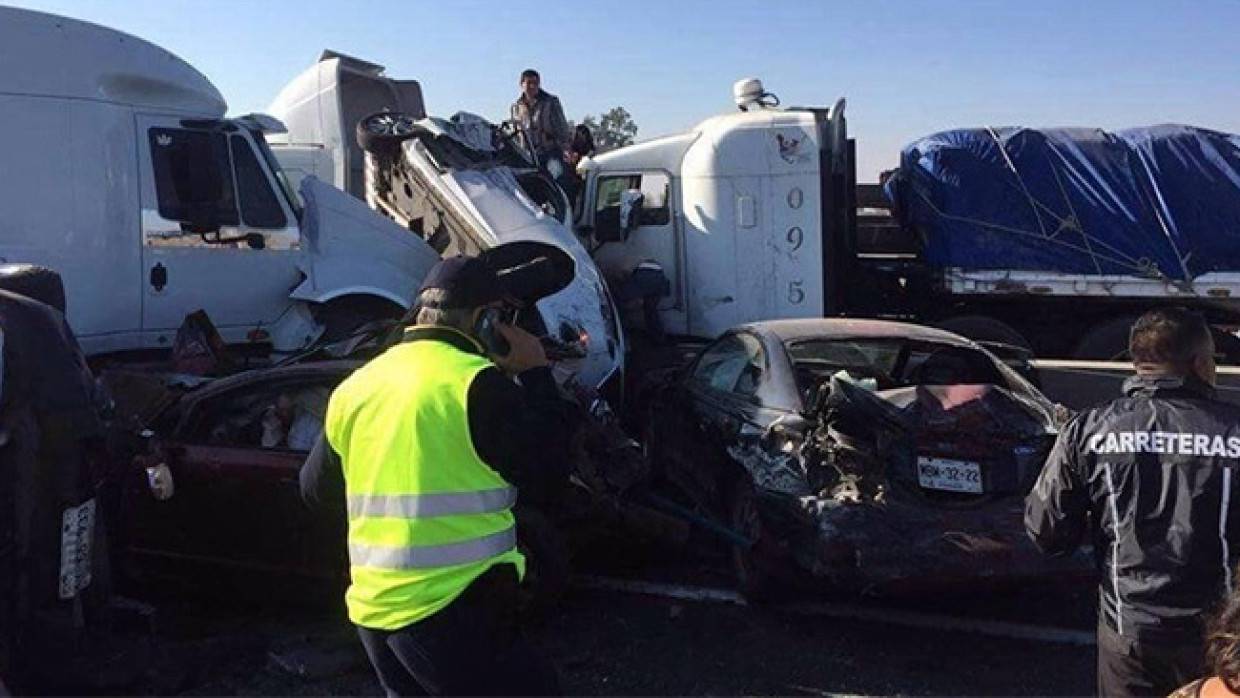 Минимум десять человек погибли при аварии микроавтобусов на юге Мексики