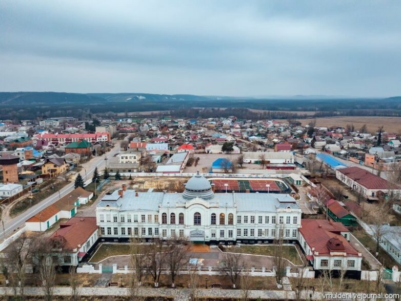 Пролетая над Павловском, или Назад в СССР 