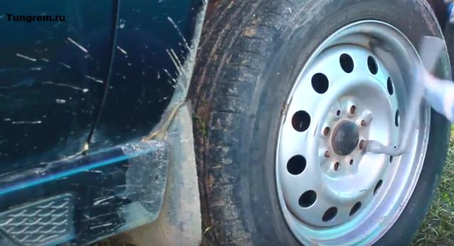Снятие переднего колеса Лада Калина
