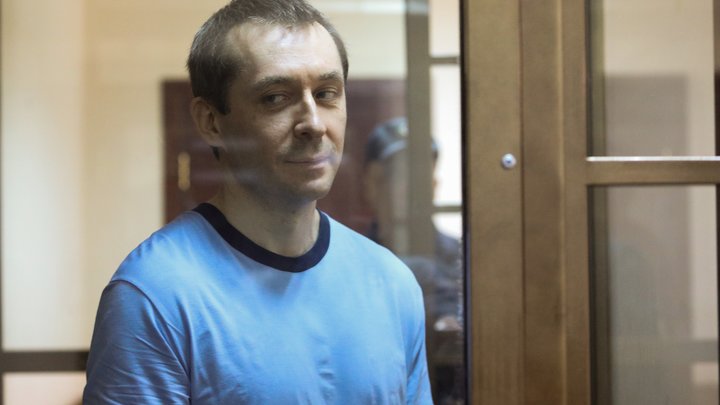 "Интересно, а сколько это стоит?": Сравнившему себя с карликом полковнику Захарченко урезали срок