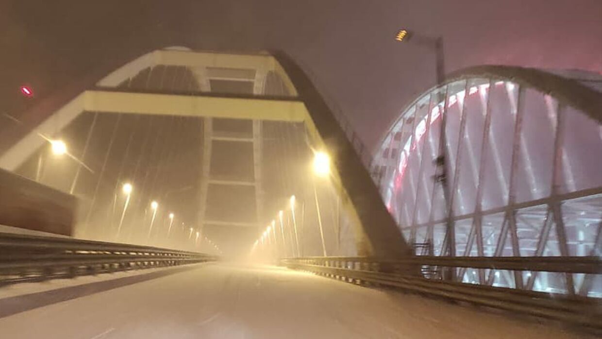 Под крымским мостом