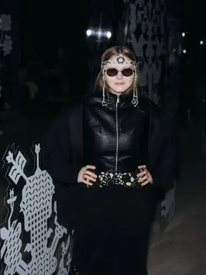 Александр Рогов, Эвелина Хромченко, Юлия Барановская и Мария Миногарова на показе Алёны Ахмадуллиной Alena, Akhmadullina, весналето, 2026Показ, показе, Миногарова, 2026Мария, 2026Миша, Рогов, посетили, Приданое, Ахмадуллина, коллекции, новой, показ, памяти, красоте, вещей, которые, невестыКоллекция