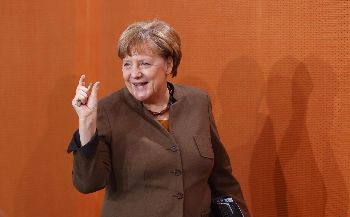Каковы шансы на то, что Ангела Меркель вернётся в политику? На мой взгляд, они есть. Пусть и невеликие, но есть. Думаю, все заметили, что она исчезала из информационного поля и словно взяла паузу.-3