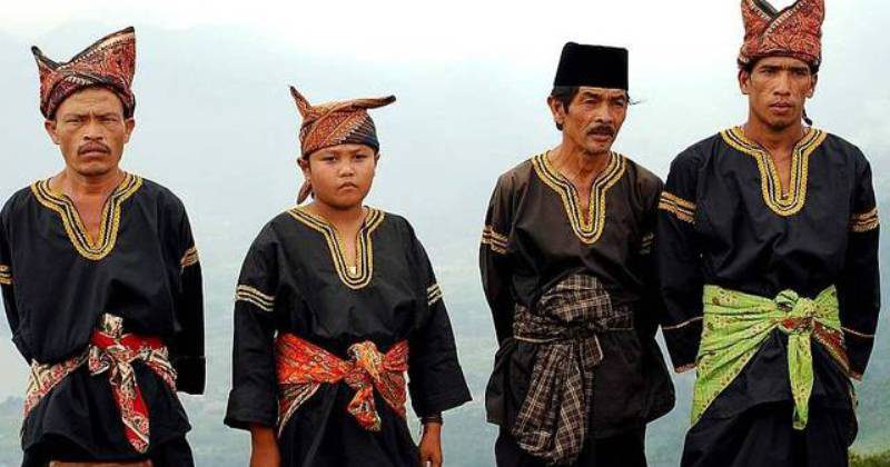 Народ проживающий в азии. Минангкабау (народ). Минангкабау Индонезия. Яванцы муж. Народы живущий в Индонезии 2022 год.