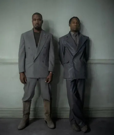 В клипе Канье Уэста снялся двойник Майкла Джексона Цензори, Бьянка, Канье, клипа, начала, публике, Уэста, Father, стала, Трэвисом, Скоттом, видео, ЦензориНапомним, сотрудница, бренда, Yeezy, после, поженились, конце, вскоре