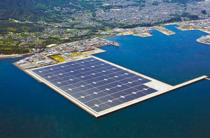 Япония строит самую большую в мире плавающею солнечную электростанцию электростанция, япония