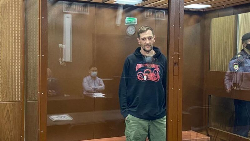 Суть преступления Навального: уводил клиентов от «Почты России», получая там зарплату