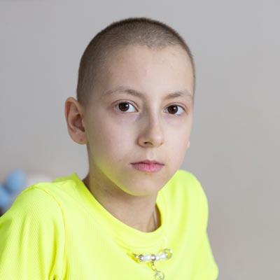 Саша Дикова, 12 лет, злокачественная опухоль – остеосаркома левой бедренной кости, требуется эндопротезирование, 2 713 247 ₽