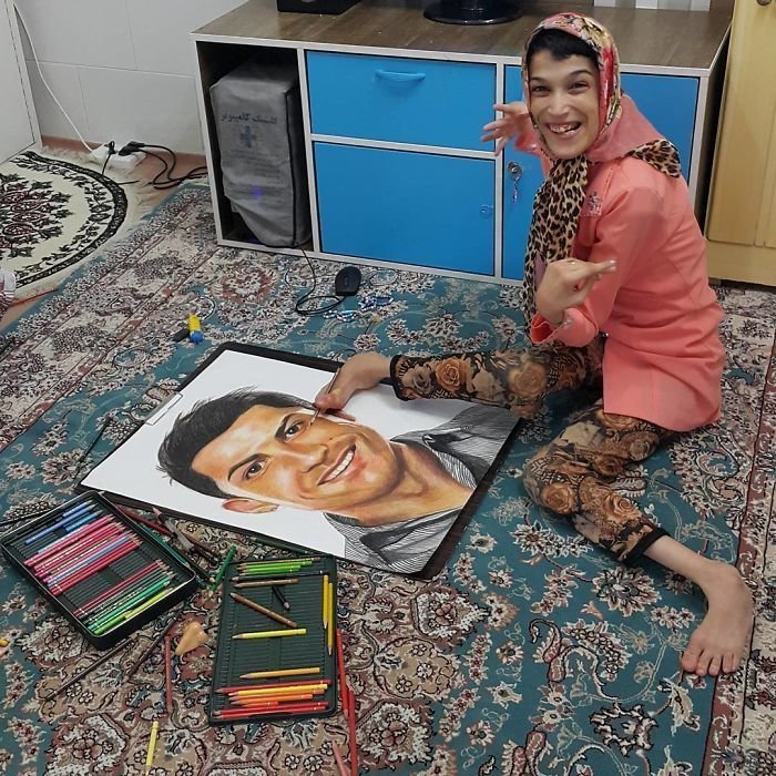 17. Портрет Роналду от иранской художницы Фатемех Хамами инвалид, искусство, люди, мир, скульптор, талант, художник