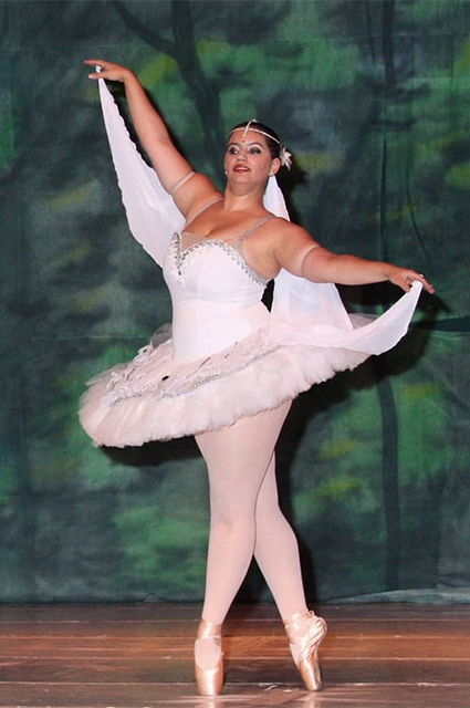 Не только для худых: как живет профессиональная балерина plus-size из Бразилии Бьянко, Джулия, когда, регулярно, фотографии, также, только, каждый, всетаки, Джулии, классе, телом, делится, обсуждали, может, балета, рамках, удалось, чтобы, думаю