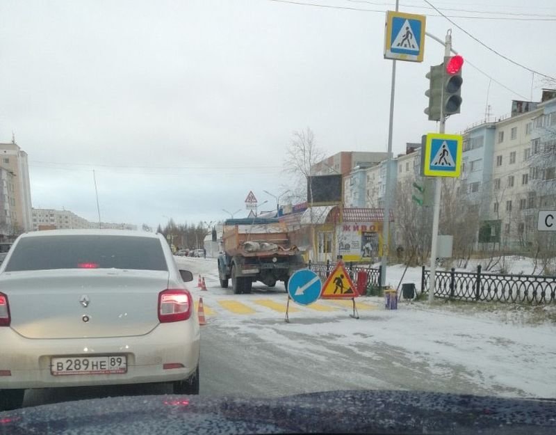 Ноу-хау - зимняя разметка! В администрации Надыма объяснили дорожные работы поверх снега курилка,на злобу дня,ремонт дороги