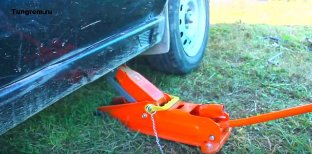 Поменяли передние тормозные колодки Лада Калина