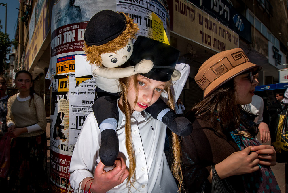 На улице в Тель-Авиве. Фотограф Алан Бурла 48