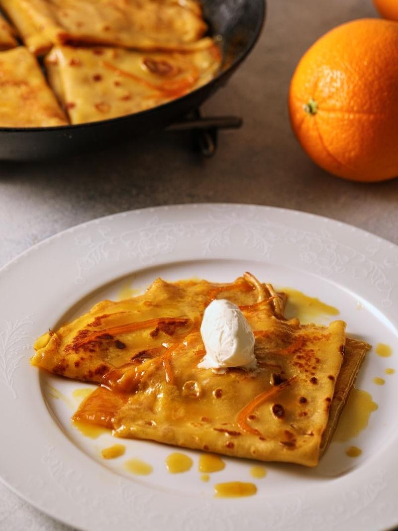 Блинчики Креп Сюзетт: оригинальный рецепт для тех, кому наскучила классика блинчики, тесто, сковороду, соусом, можно, просто, блины, миску, сахар, ванильного, Белки, белки, Готовим, огонь, шарик, взбитые, масло —, ложкиСливочное, около, уберите