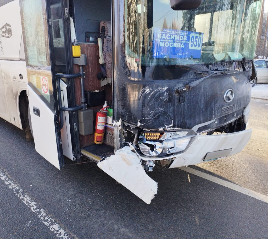 В Рязанской области в ДТП с автобусом пострадала женщина