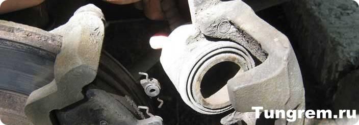 Замена тормозных дисков на Lada Kalina‎