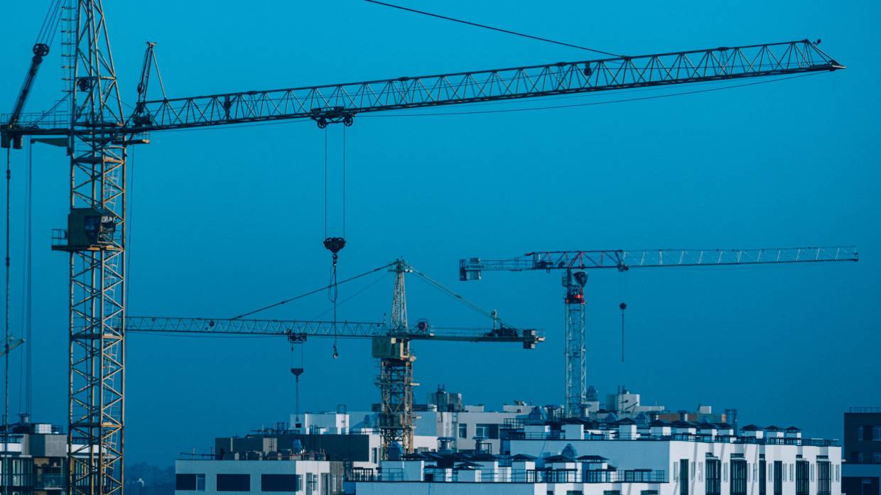 Стратегия развития строительной отрасли и ЖКХ в России перешла в стадию доработки