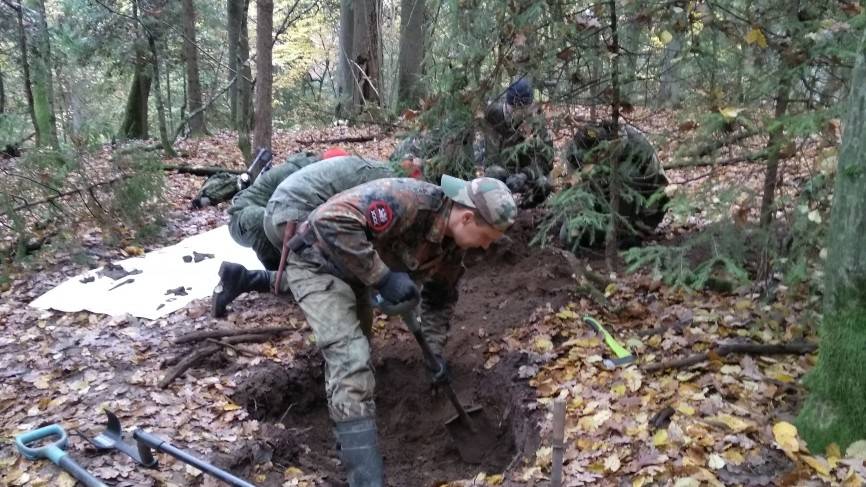 Калининградские юнармейцы узнали судьбу трех бойцов ВОВ по найденным наградам