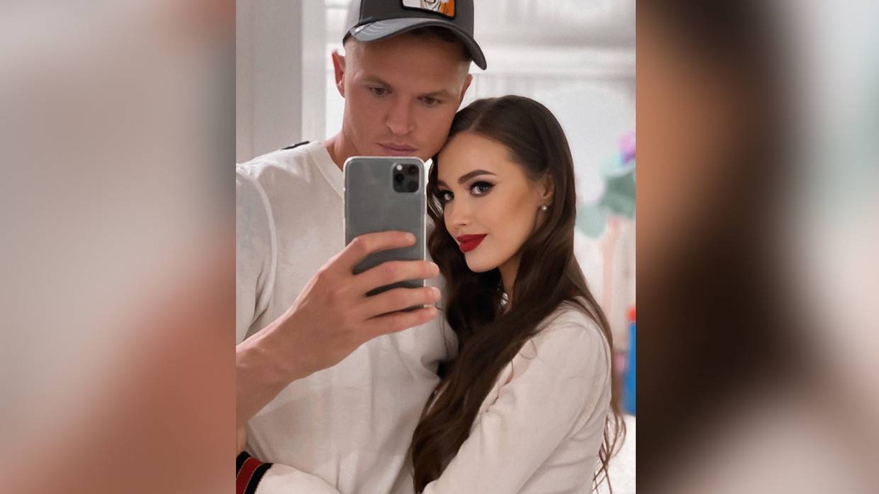 Модель Анастасия Костенко подогрела слухи о расставании с Дмитрием Тарасовым