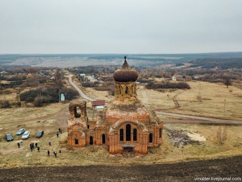 Пролетая над Павловском, или Назад в СССР 