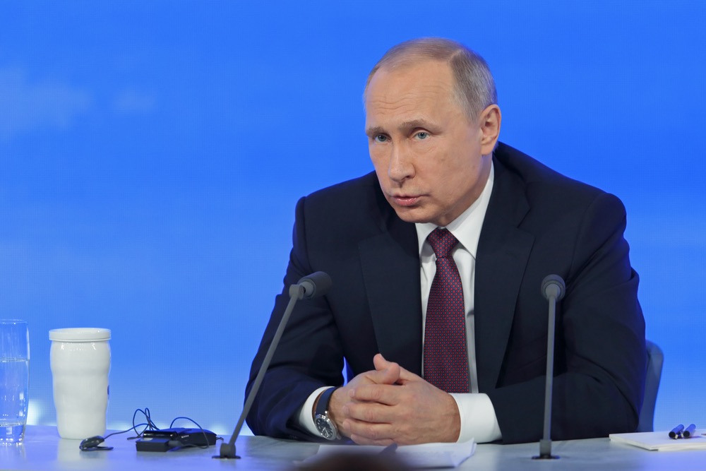 В постоянном контакте с народом: Владимир Путин повысил эффективность Прямой линии