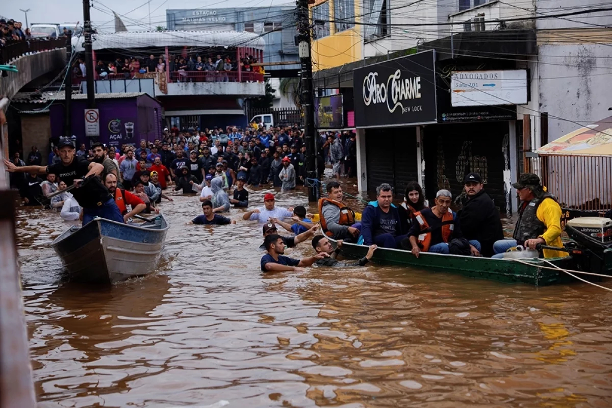 Число погибших в результате наводнений на юге Бразилии выросло до 143
