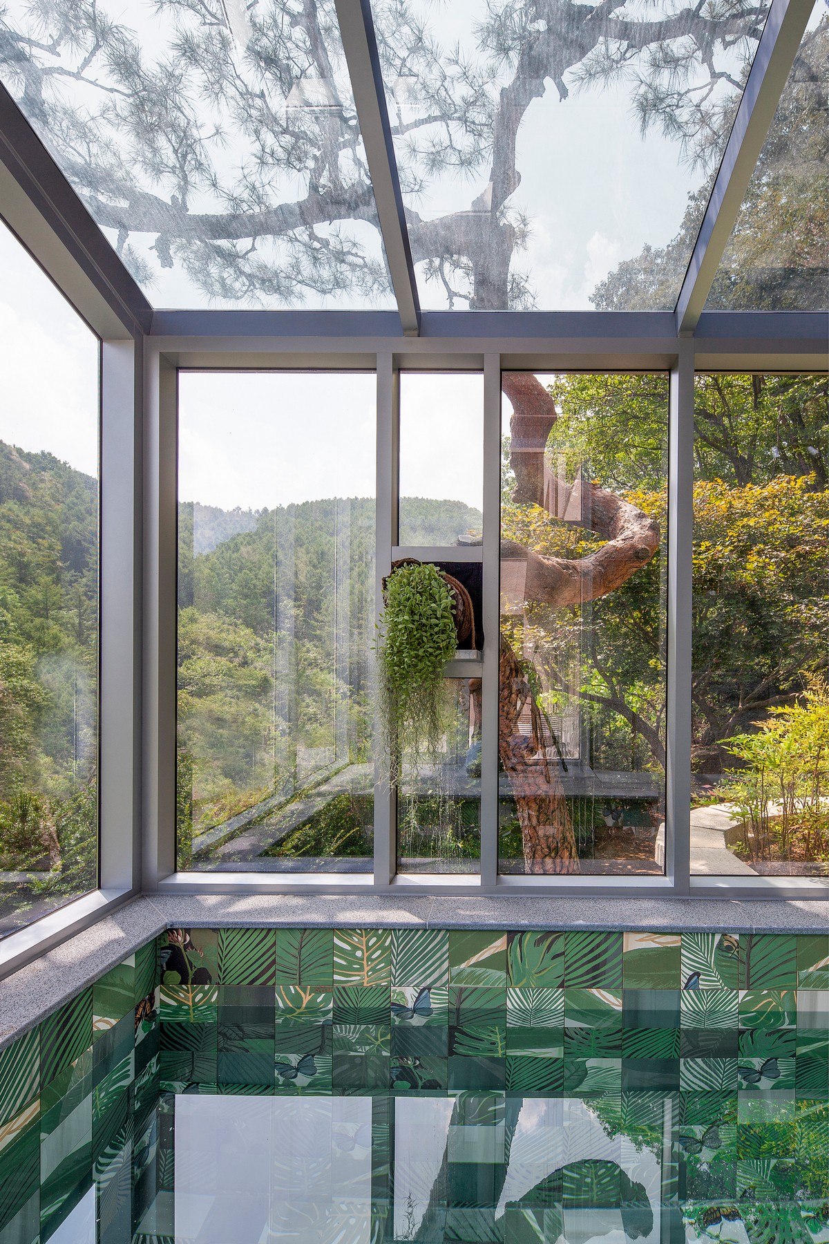 Стильный загородный дом на холме в Южной Корее