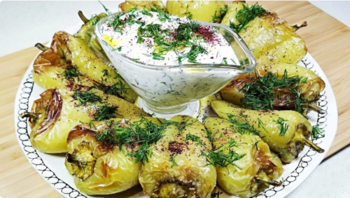 Рецепт очень вкусной закуски из болгарского перца в сметанном соусе