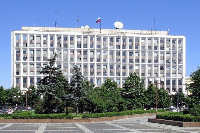 МВД запретило въезд в Россию на 50 лет экс-послу Азербайджана в Белоруссии