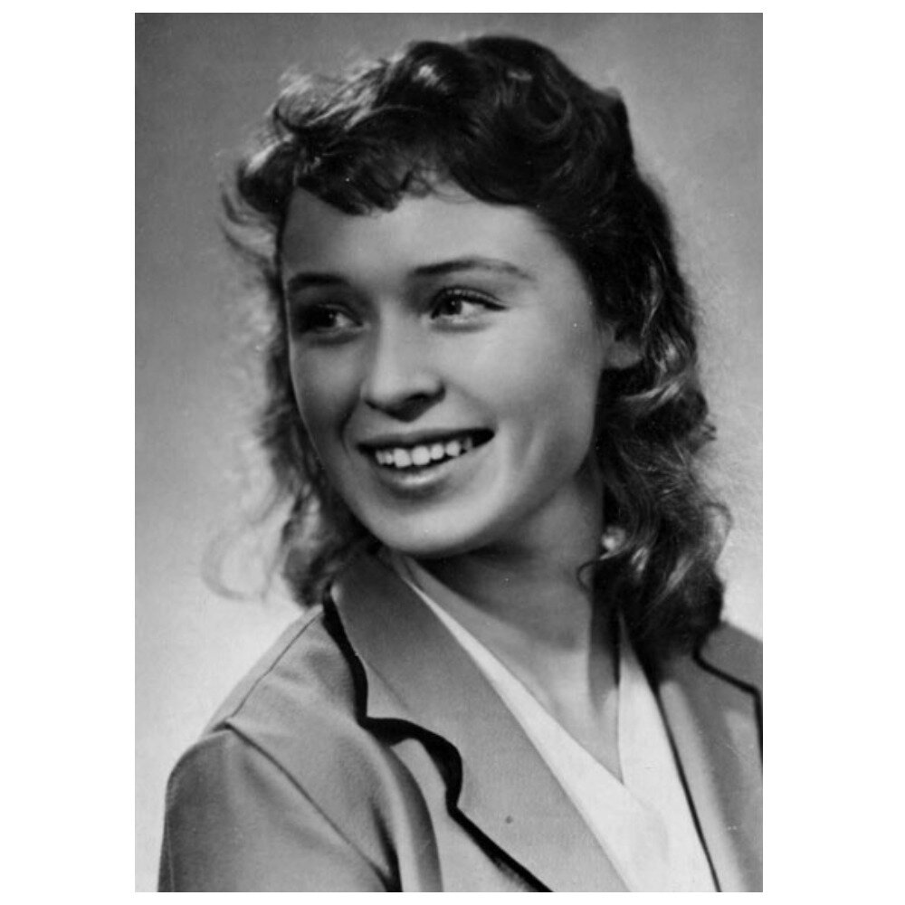 Одна из самых талантливых советских актрис Валентина Хмара ушла в 51 год, одинокая и всеми забытая Одна из самых талантливых советских актрис Валентина Хмара ушла в 51 год, одинокая и всеми забытая Валентина, актриса, драме, девушка, очень, детской, стала, Светлана, заводе, сестра, своей, несколько, затерялась, Герасимова, Хмара, советских, Тихонов, несмотря, фильма, добротная