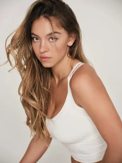 Сидни Суини вырезали из фильма 