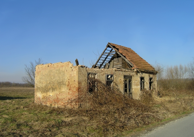 Разрушенный сербский дом 