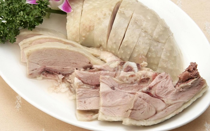 Остатки вареного мяса можно использовать для бутербродов. / Фото: foodihealth.ru